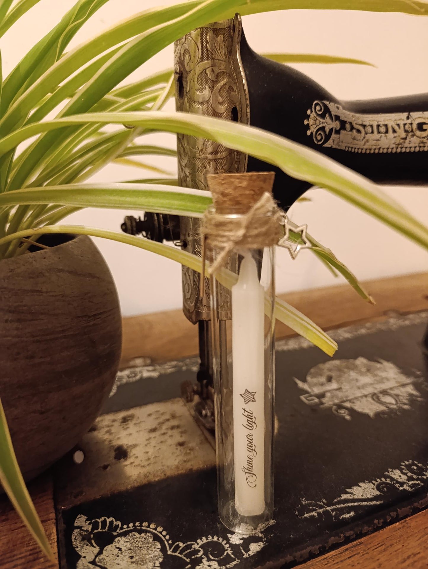 Kaars in glazen buisje 'Shine your light'