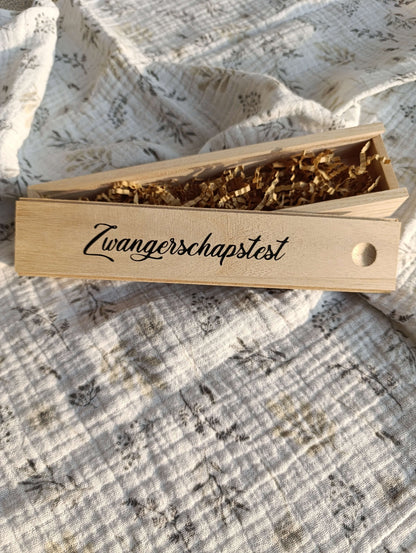 Houten doosje zwangerschaps- test