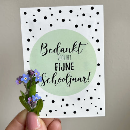 Zakje bloemzaadjes vergeet me nietjes 'Bedankt voor het fijne schooljaar'
